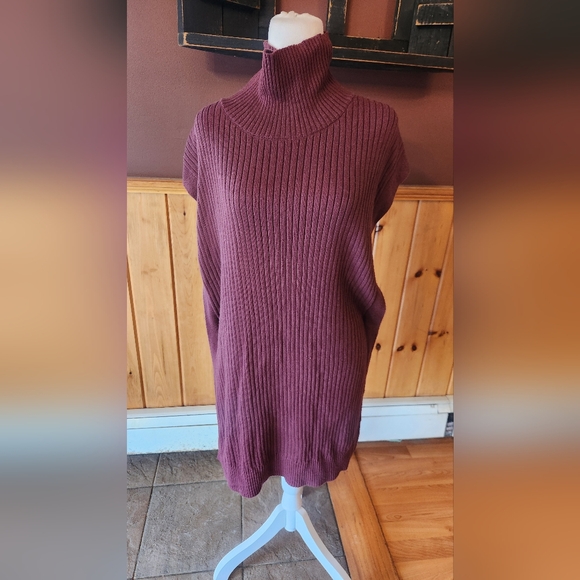 Banana Republic Mock Neck Knit Poncho Dark Cherry Size Small - Picture 3 of 8